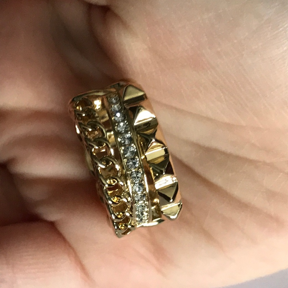 Ring - Picture 2 of 3